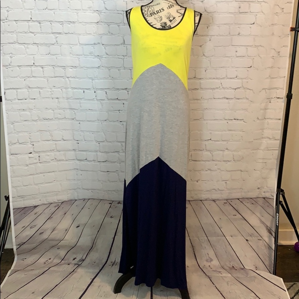 Romeo & Juliet Couture / Maxi Dress / Size M